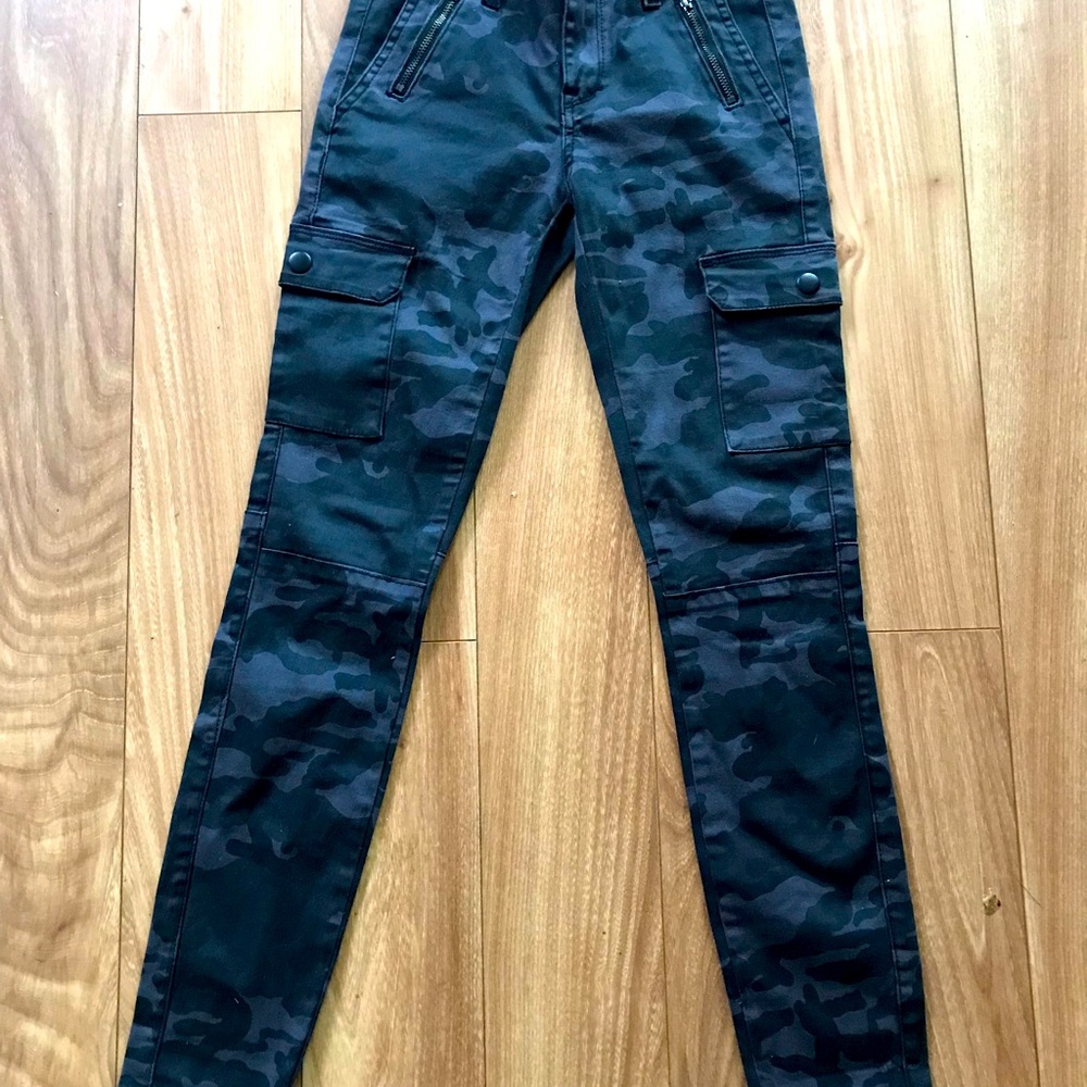 💚5 for $20💚Ashley Mason Cargo skinny jeans